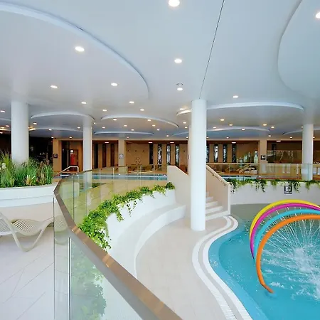 Lux Ii , - Aqua Polanki , Baseny , Sauny , Silownia *